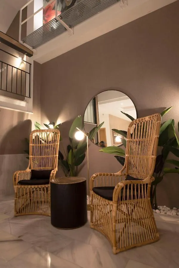 Goodnight Cadiz Apartments